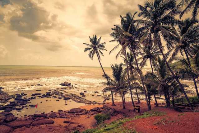 anjuna-beach-tours-in-goa