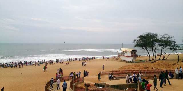 calangute-beach-tours-in-goa